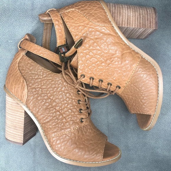 Kelsi Dagger Shoes - Stylish booties